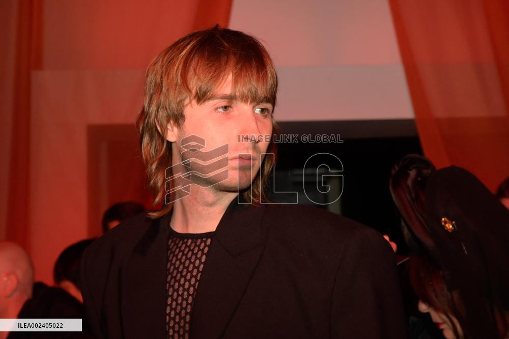 PFW - Vetements Front Row