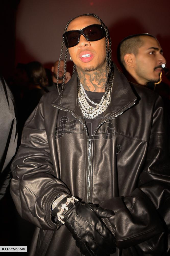 PFW - Vetements Front Row