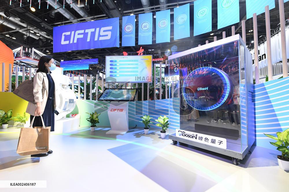 Xinhua Headlines: What to expect at "two sessions" in pivotal year