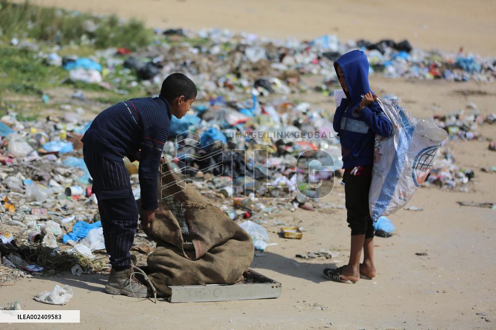 MIDEAST-GAZA-AL-ZAWAIDA-SITUATION