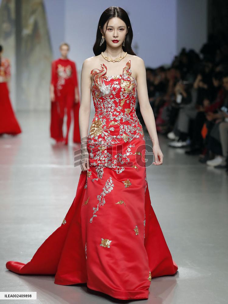 PFW Vivienne Tam Runway