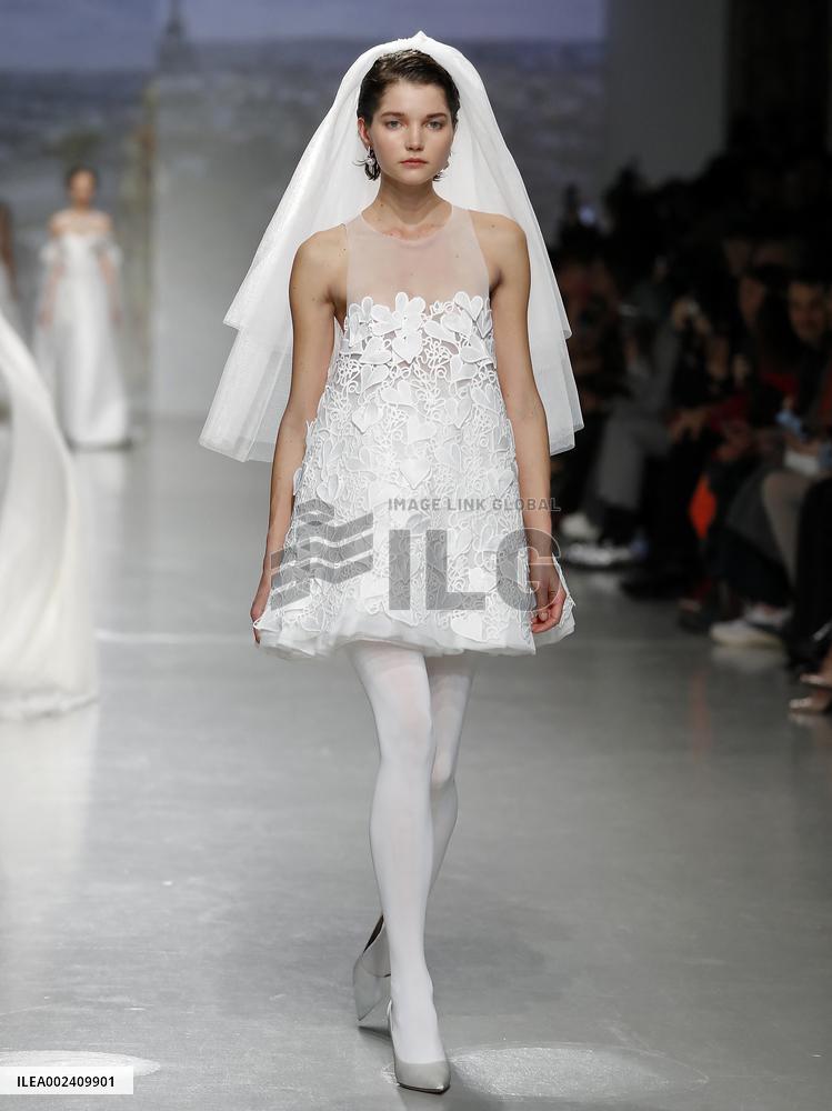 PFW Vivienne Tam Runway