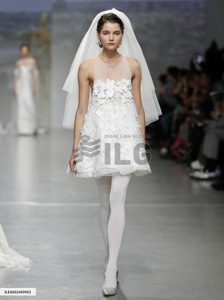 PFW Vivienne Tam Runway