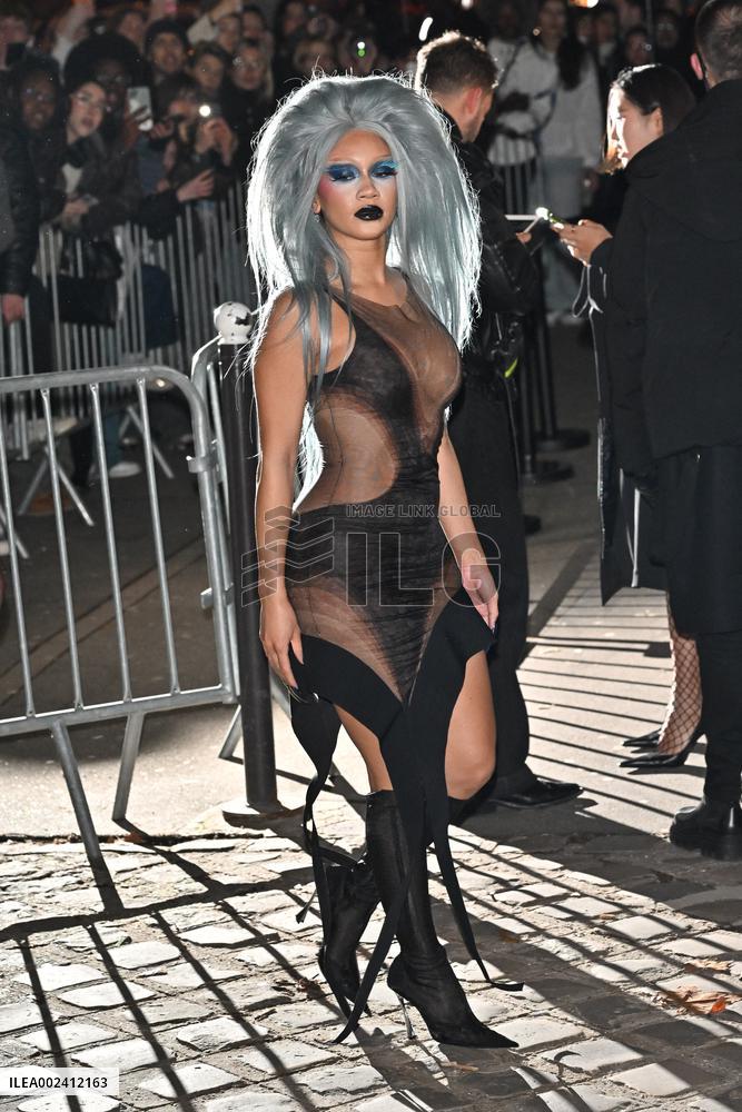 PFW Mugler Outside Arrivals