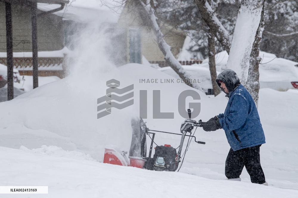 Winter Storm Prompts Warnings To Stay Off Roads - Saskatchewan