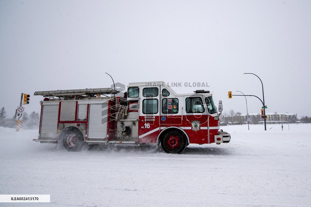 Winter Storm Prompts Warnings To Stay Off Roads - Saskatchewan