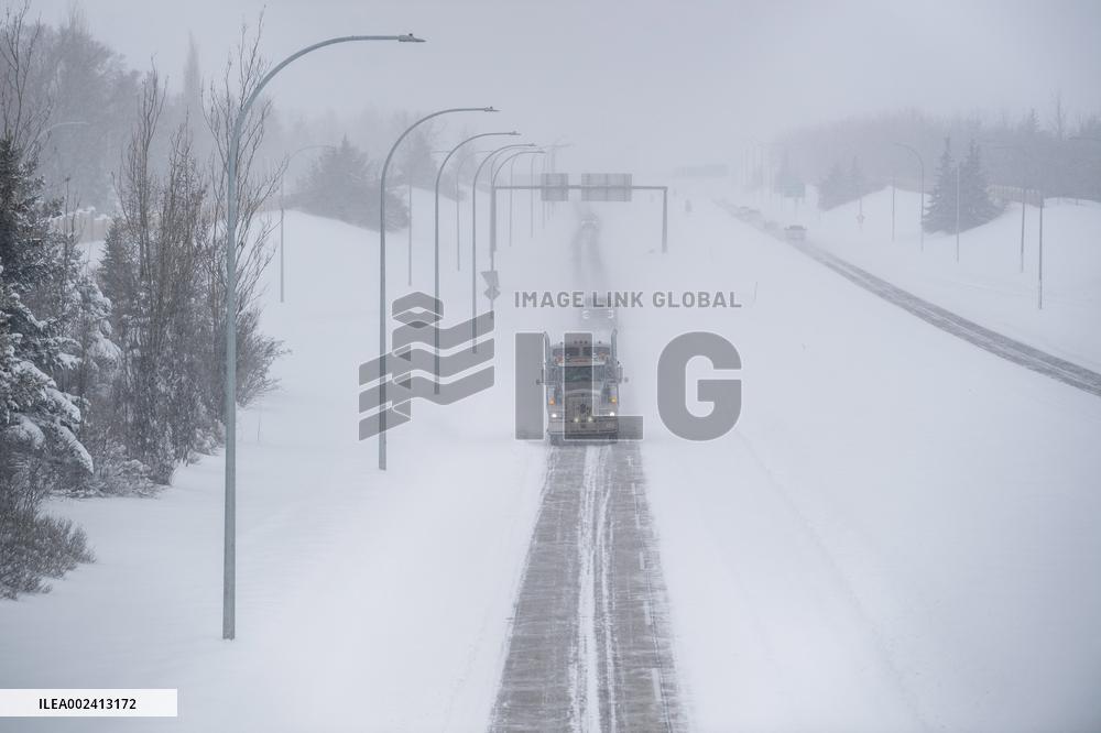 Winter Storm Prompts Warnings To Stay Off Roads - Saskatchewan