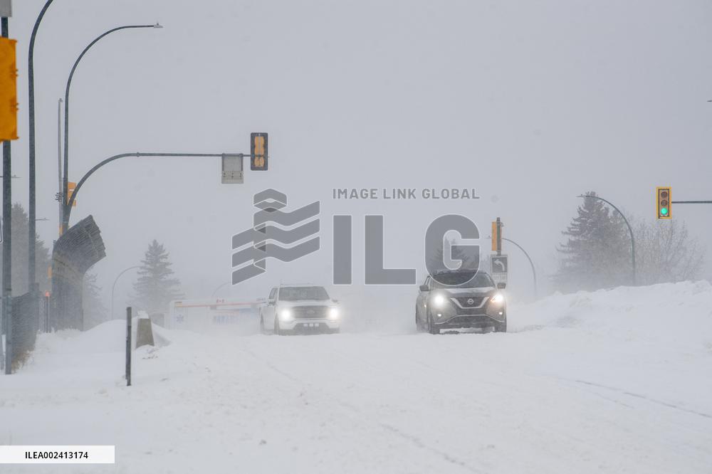 Winter Storm Prompts Warnings To Stay Off Roads - Saskatchewan