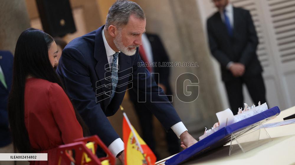King Felipe Meets The ‘Que Es Un Rey Para Ti’ Contest Winners - Madrid