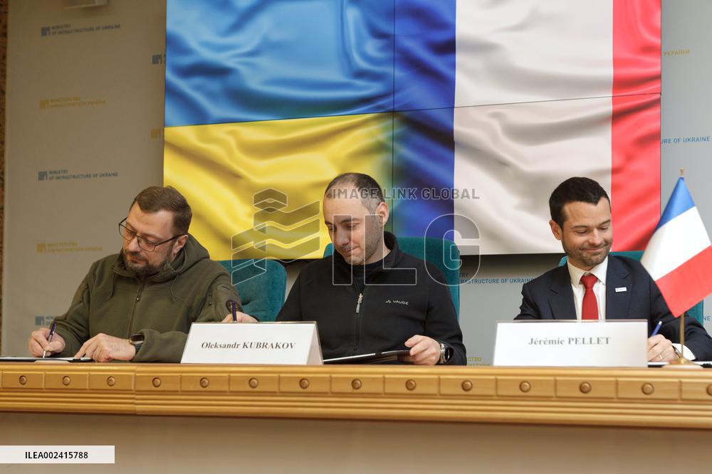 France will help to rebuild Chernihiv region