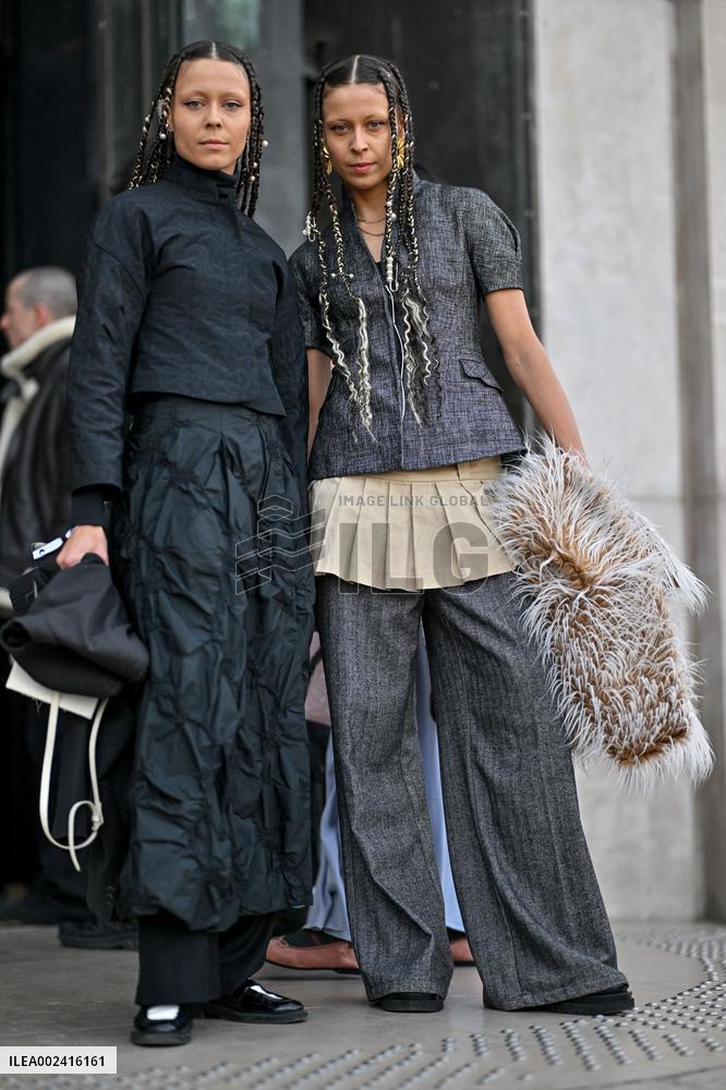 PFW Shiatzy Chen Outside Arrivals