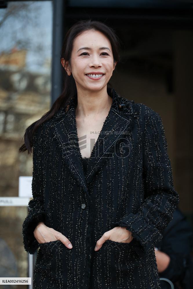 PFW - Shiatzy Chen Womenswear Fall/Winter 2024-2025 - Arrivals NB