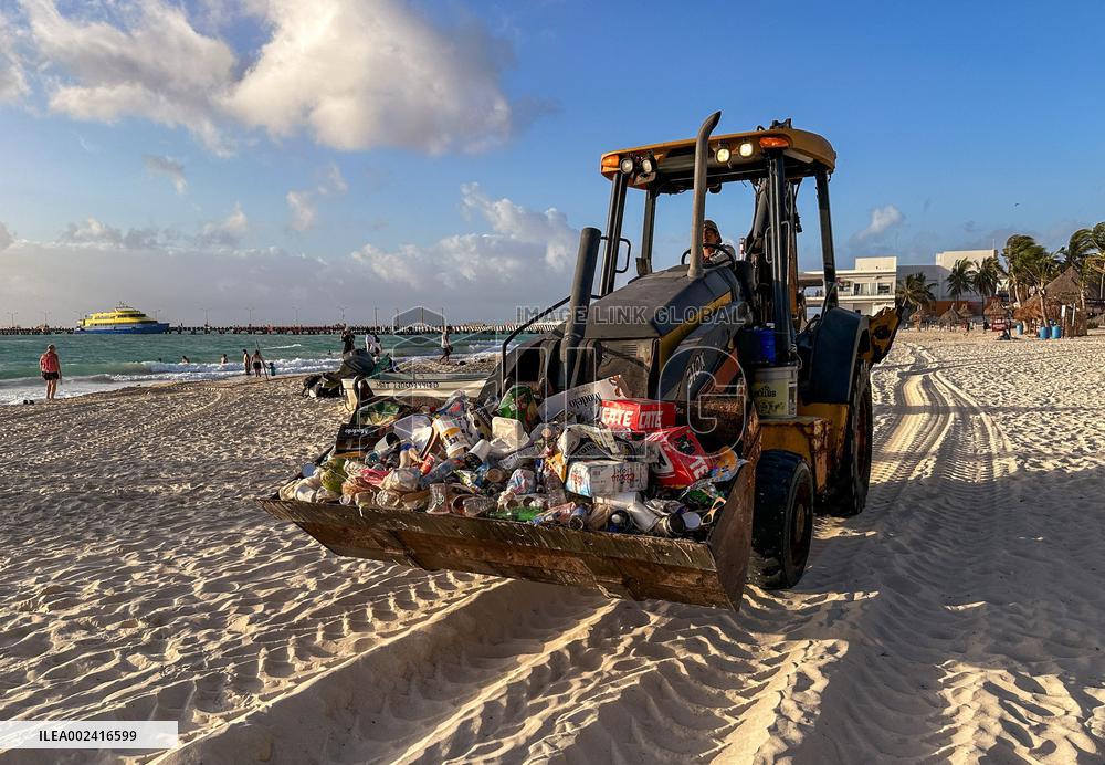 Playa Del Carmen Facing Sargassum Seaweed Invasion - Mexico