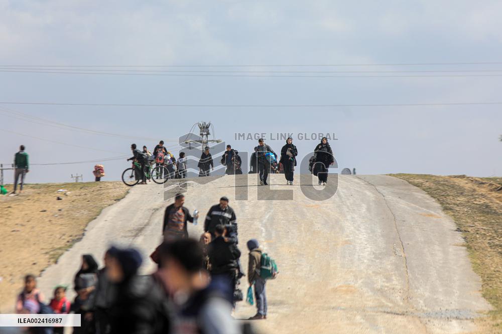 MIDEAST-GAZA-KHAN YOUNIS-EVACUATION