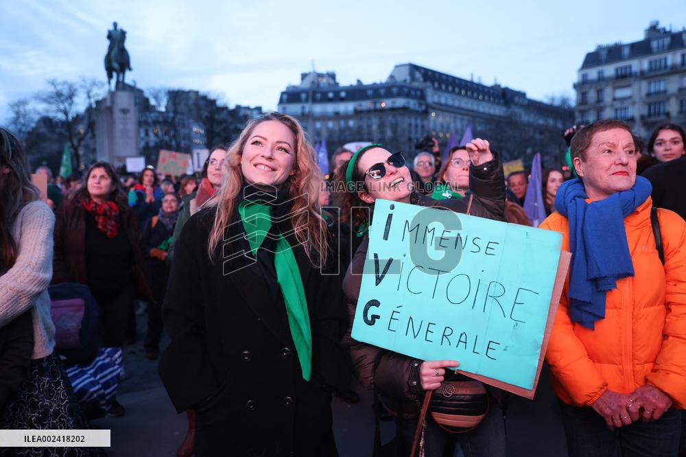 France Makes Abortion A Constitutional Right - Paris
