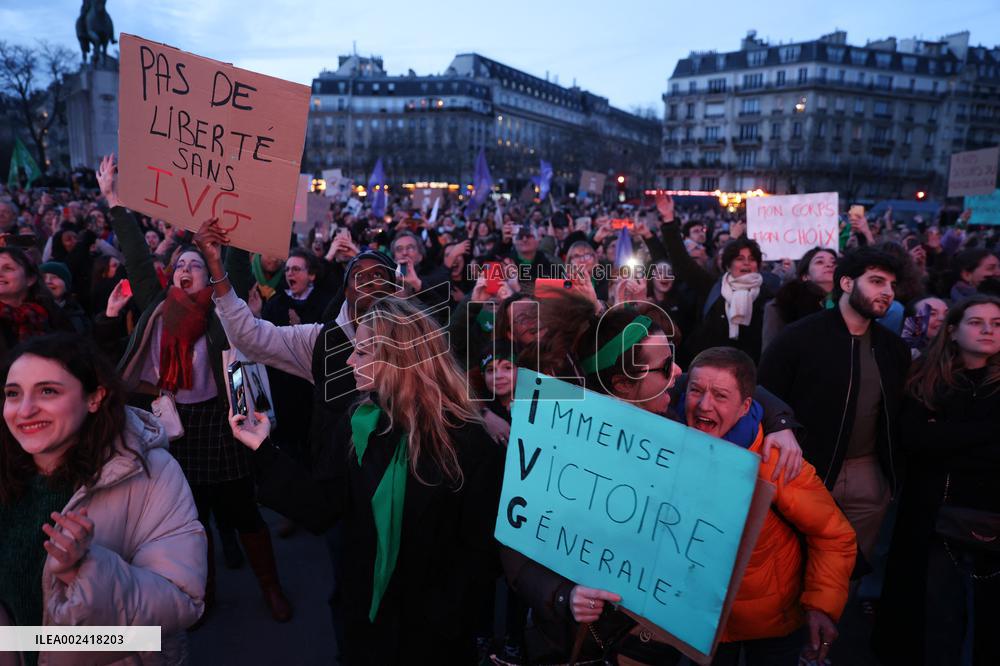 France Makes Abortion A Constitutional Right - Paris