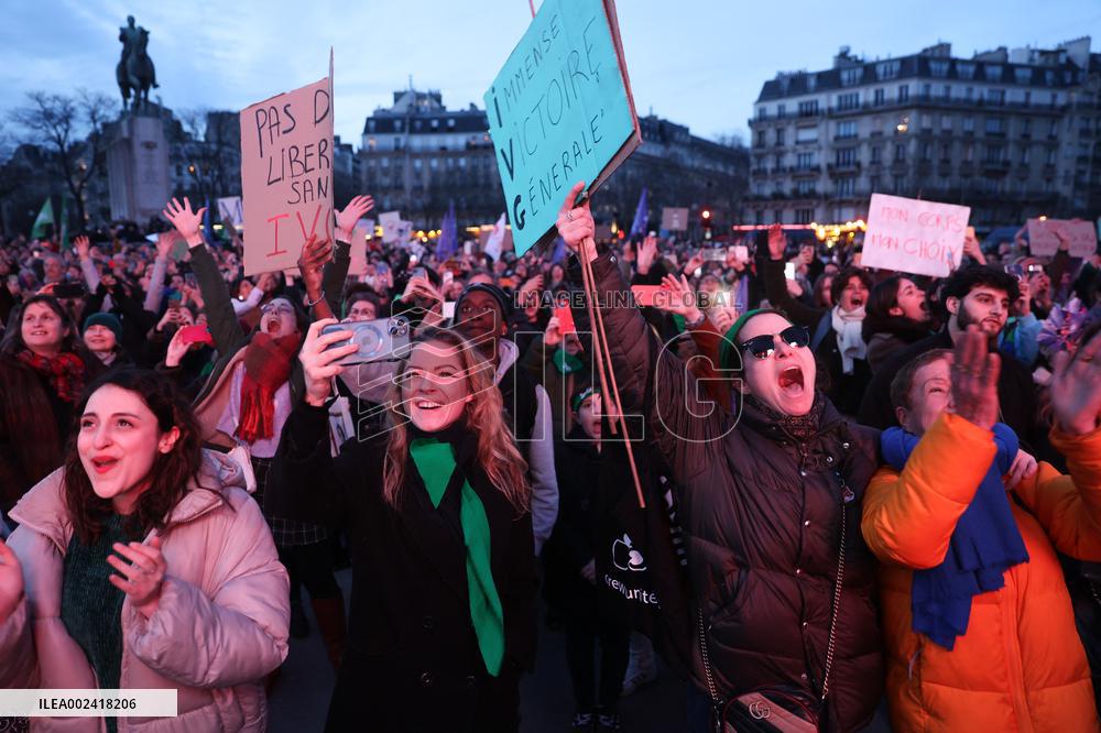 France Makes Abortion A Constitutional Right - Paris