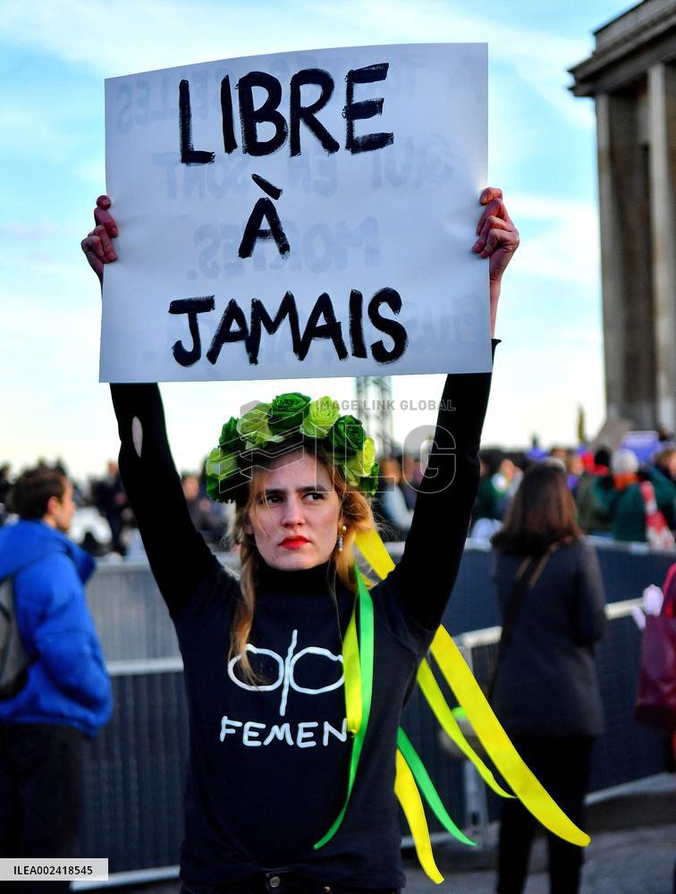 France Makes Abortion A Constitutional Right - Paris