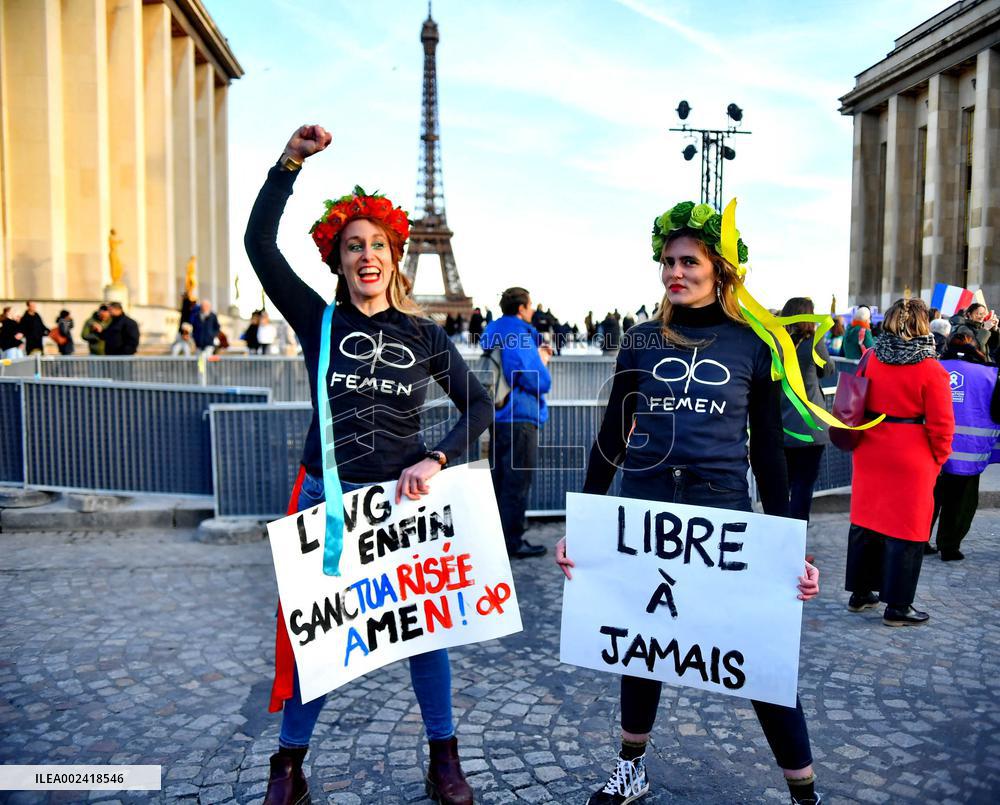 France Makes Abortion A Constitutional Right - Paris