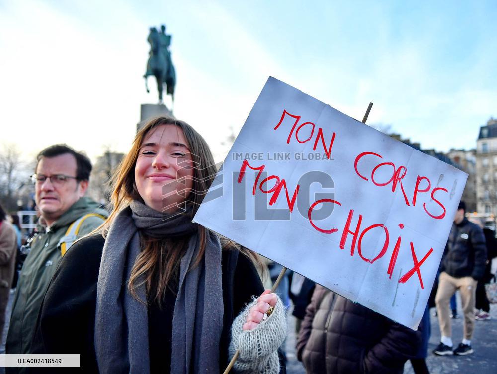 France Makes Abortion A Constitutional Right - Paris