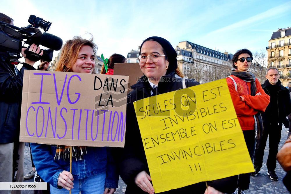 France Makes Abortion A Constitutional Right - Paris