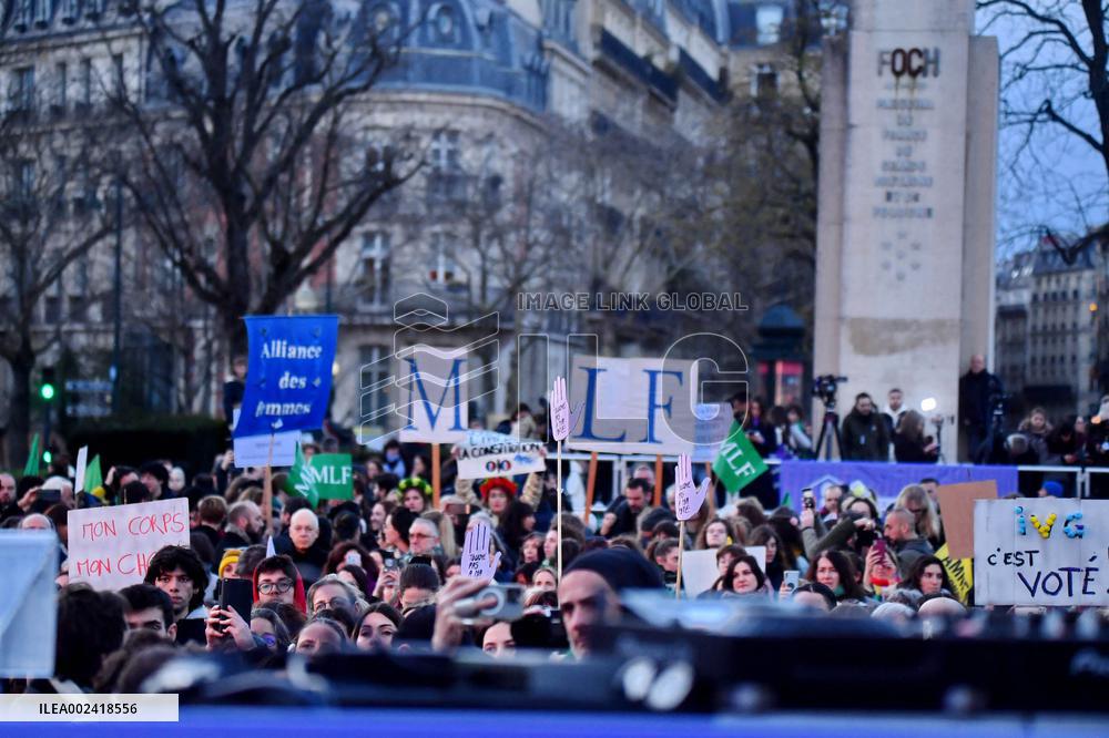 France Makes Abortion A Constitutional Right - Paris