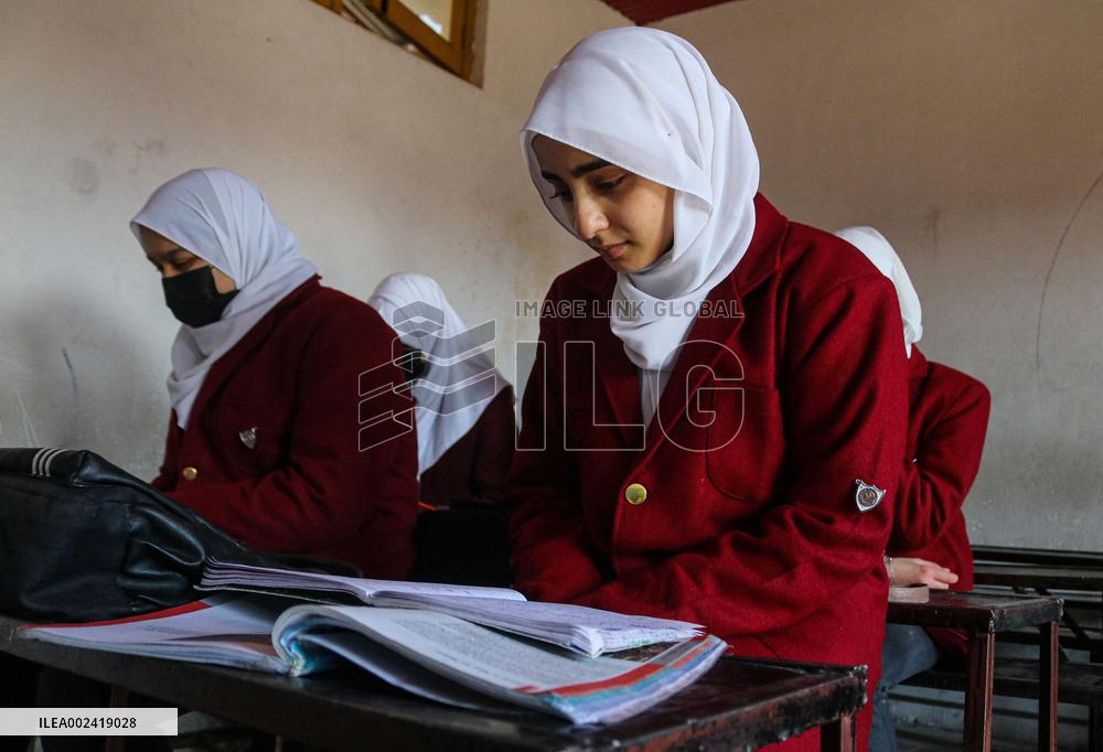Back To School In Kashmir - India