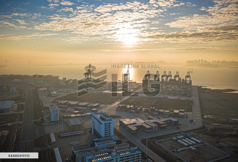 Xinhua Headlines: China unveils 2024 growth targets with focus on high-quality development