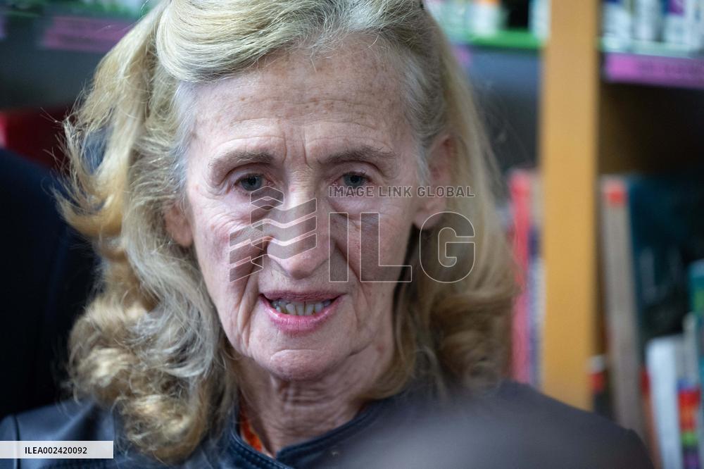 Nicole Belloubet visits the Maurice Ravel high school - Paris