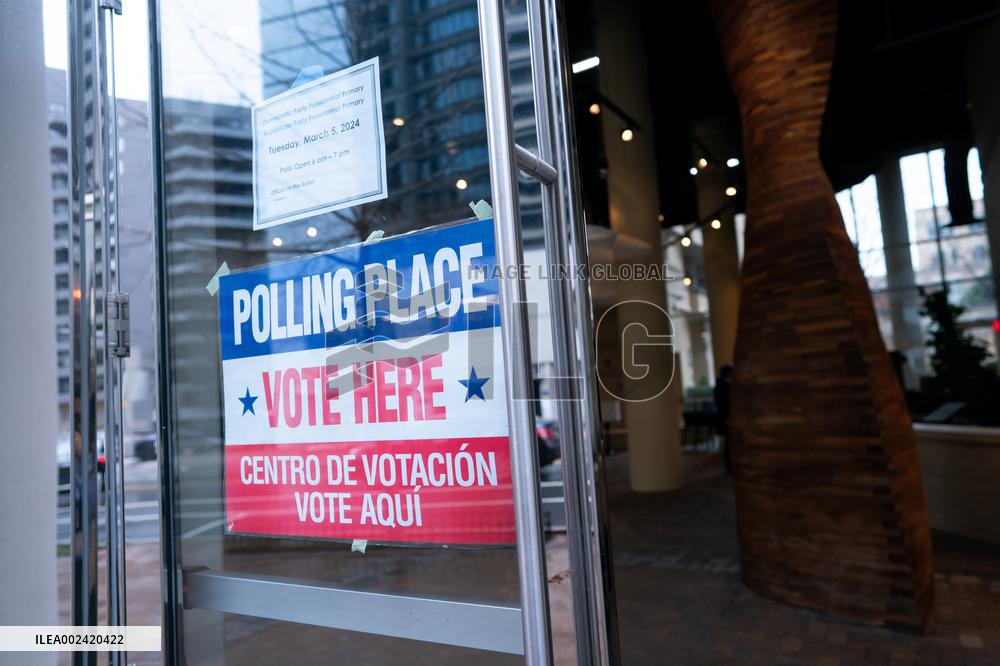 U.S.-VIRGINIA-PRESIDENTIAL PRIMARIES-SUPER TUESDAY