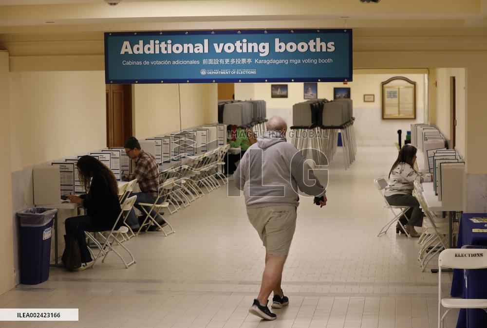 U.S.-SAN FRANCISCO-PRESIDENTIAL PRIMARIES-SUPER TUESDAY