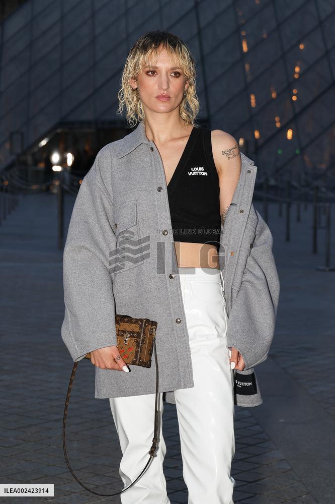 PFW - Louis Vuitton Womenswear Fall/Winter 2024-2025 - Arrivals NB