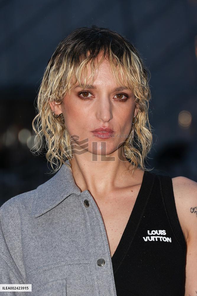 PFW - Louis Vuitton Womenswear Fall/Winter 2024-2025 - Arrivals NB