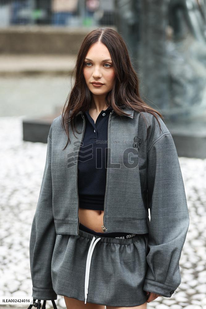 PFW - Miu Miu Womenswear Fall/Winter 2024-2025 - Arrivals NB