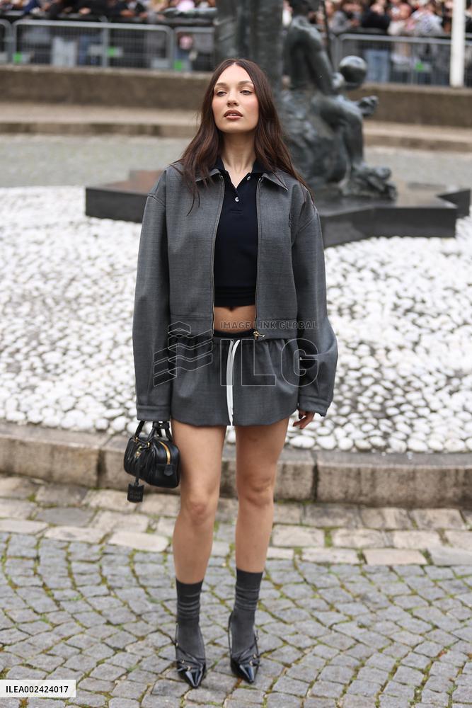 PFW - Miu Miu Womenswear Fall/Winter 2024-2025 - Arrivals NB