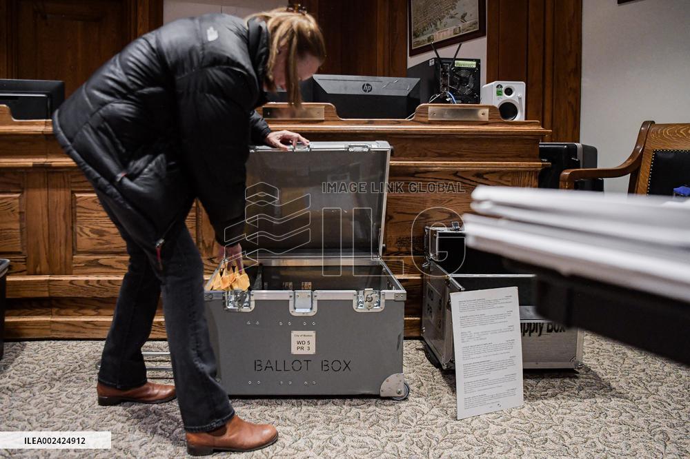 U.S.-PRESIDENTIAL PRIMARIES-SUPER TUESDAY