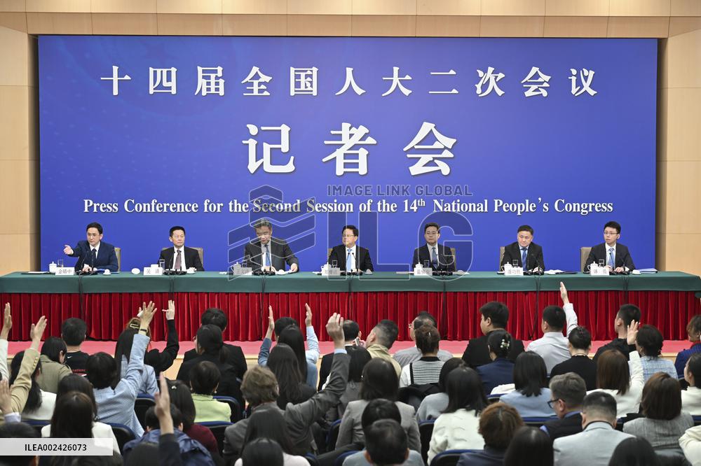 XINHUA PHOTOS OF THE DAY