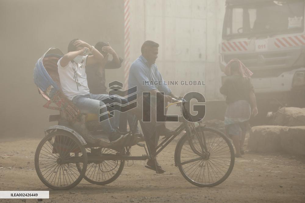 Battling The Dust In Dhaka - Bangladesh