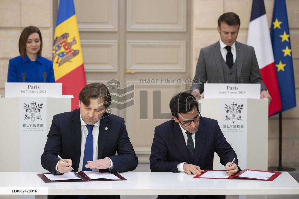 President Macron And Moldova's President Sandu Press Conference - Paris