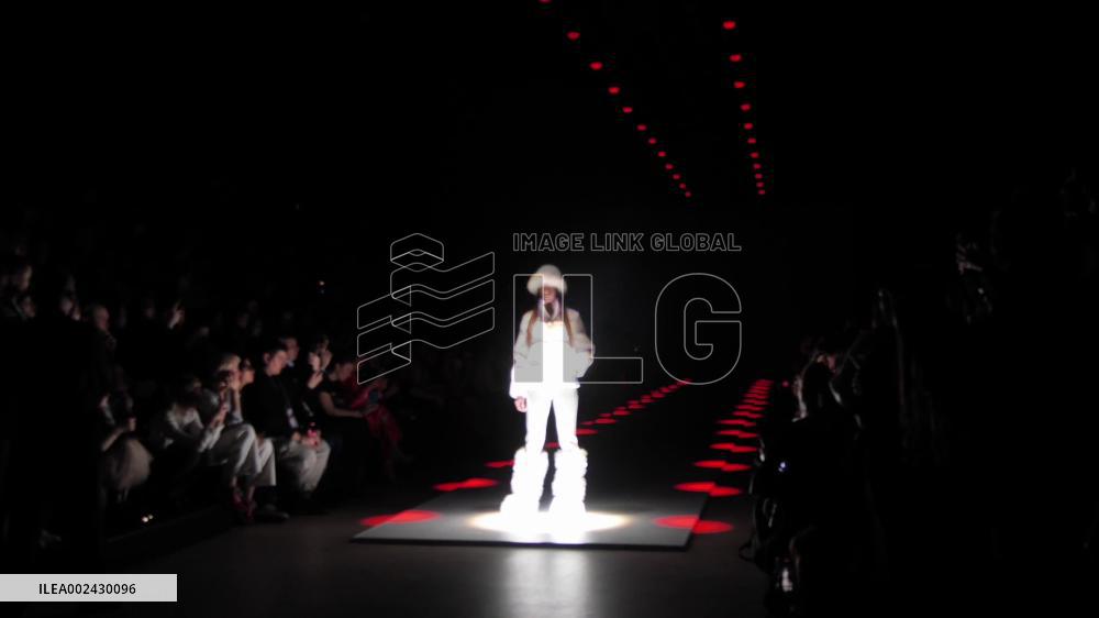 Chinese designer presents new collection at Moscow Fashion Week