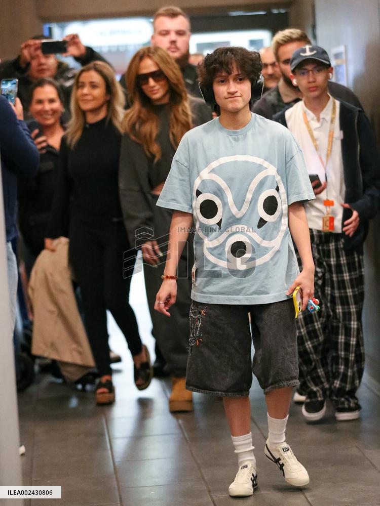 Jennifer Lopez And Daughter Out - LA