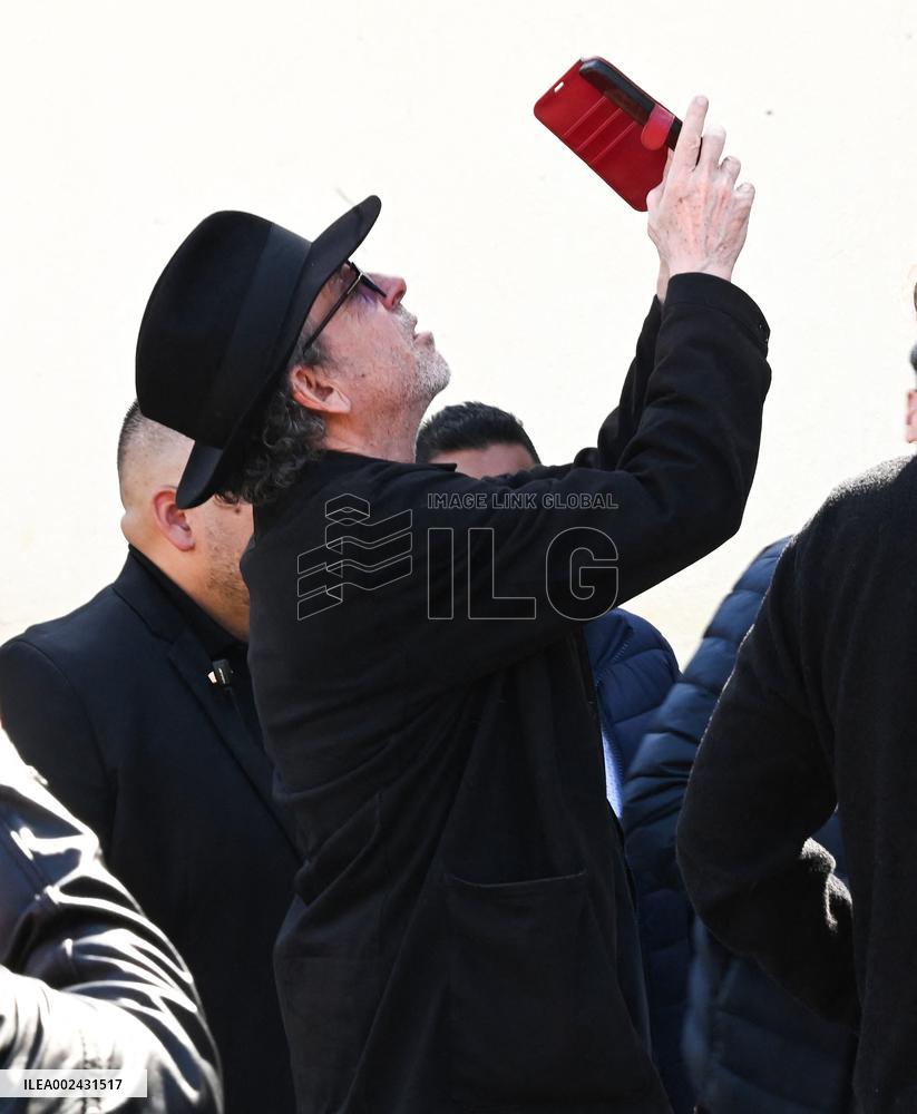 Tim Burton Visits The Sagrada Familia - Barcelona