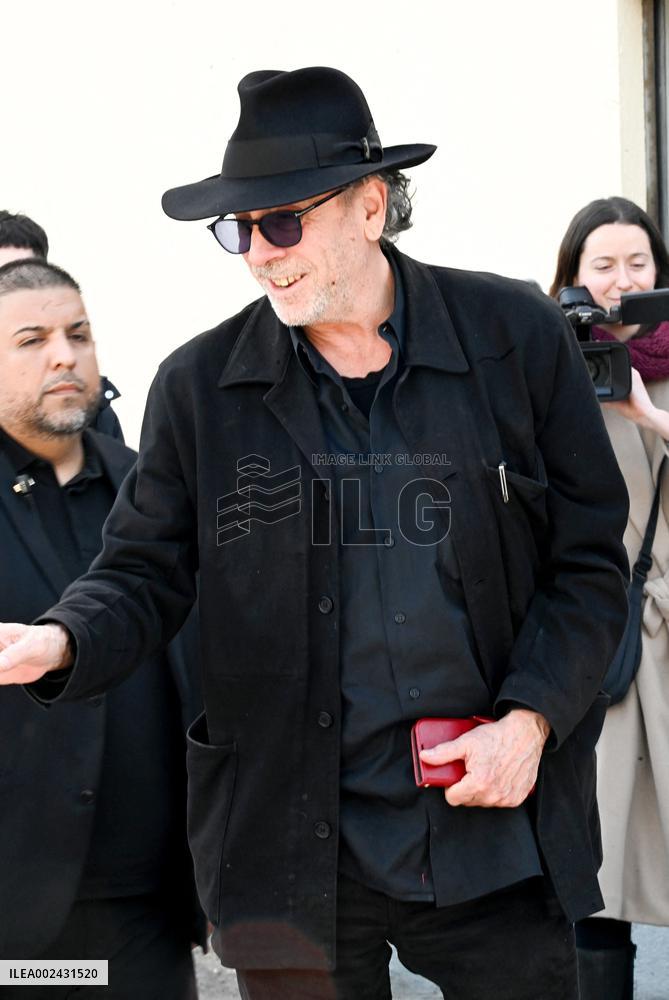 Tim Burton Visits The Sagrada Familia - Barcelona