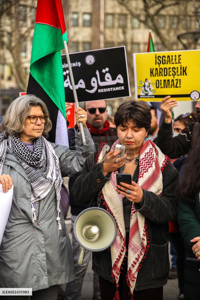 Protest Against Continuous Trade With Israel - Istanbul