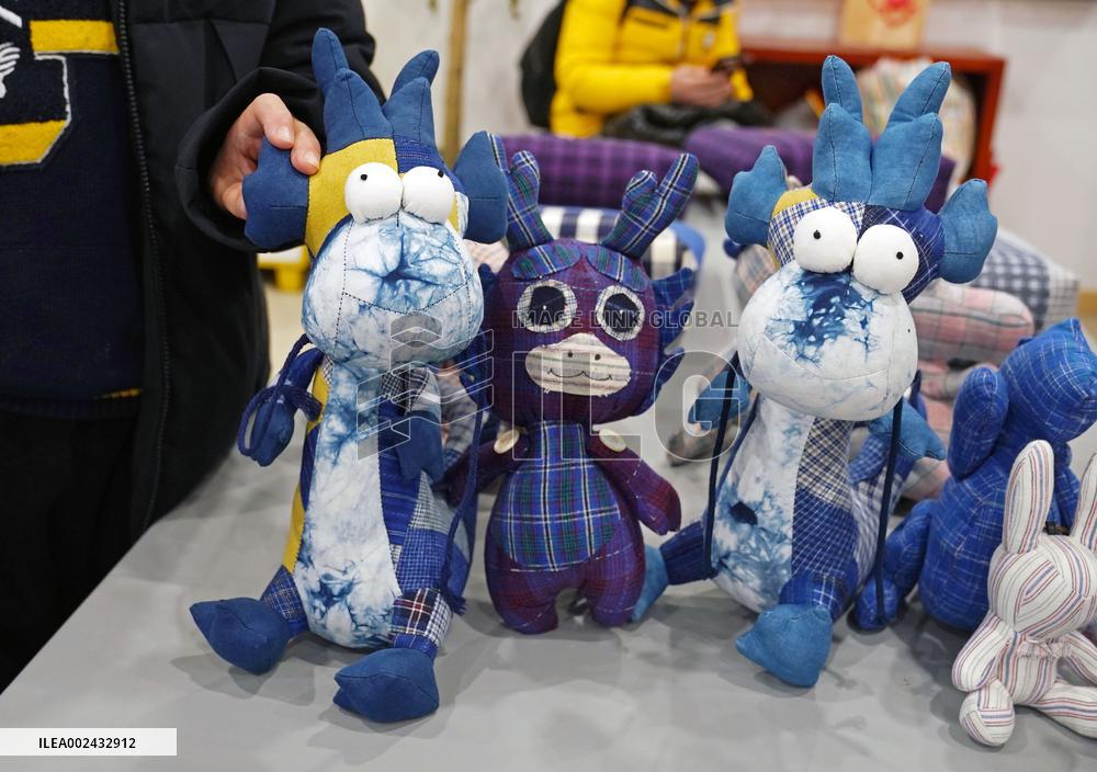 CHINA-SHANGHAI-INTANGIBLE CULTURAL HERITAGE-DYEING AND WEAVING CRAFT(CN)