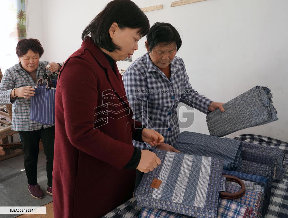 CHINA-SHANGHAI-INTANGIBLE CULTURAL HERITAGE-DYEING AND WEAVING CRAFT(CN)