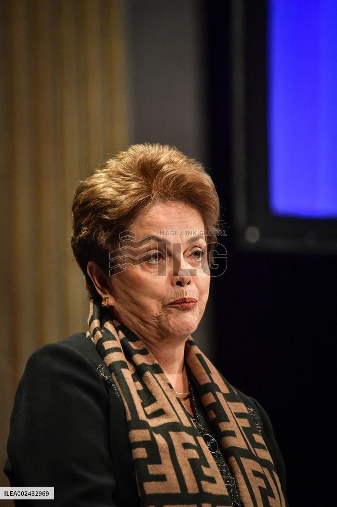 A Woman Equals A Man ? Conference - Paris