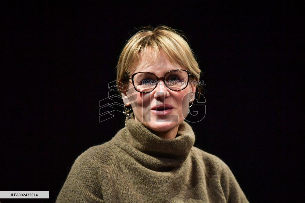 A Woman Equals A Man ? Conference - Paris