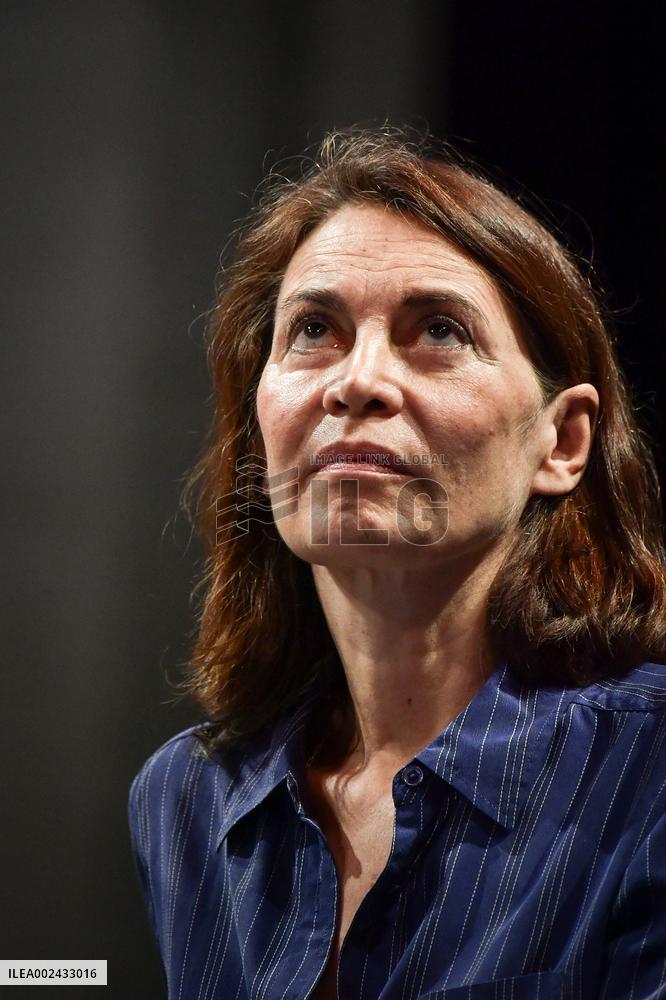 A Woman Equals A Man ? Conference - Paris