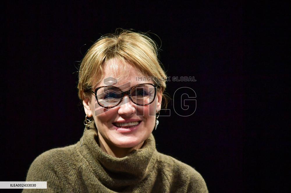 A Woman Equals A Man ? Conference - Paris